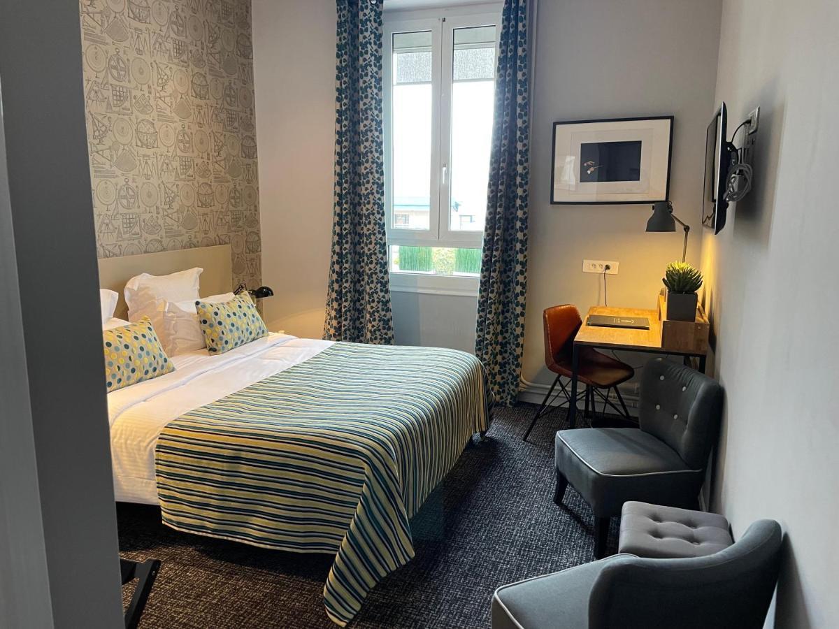Le Nouvel Hotel Oyonnax Esterno foto