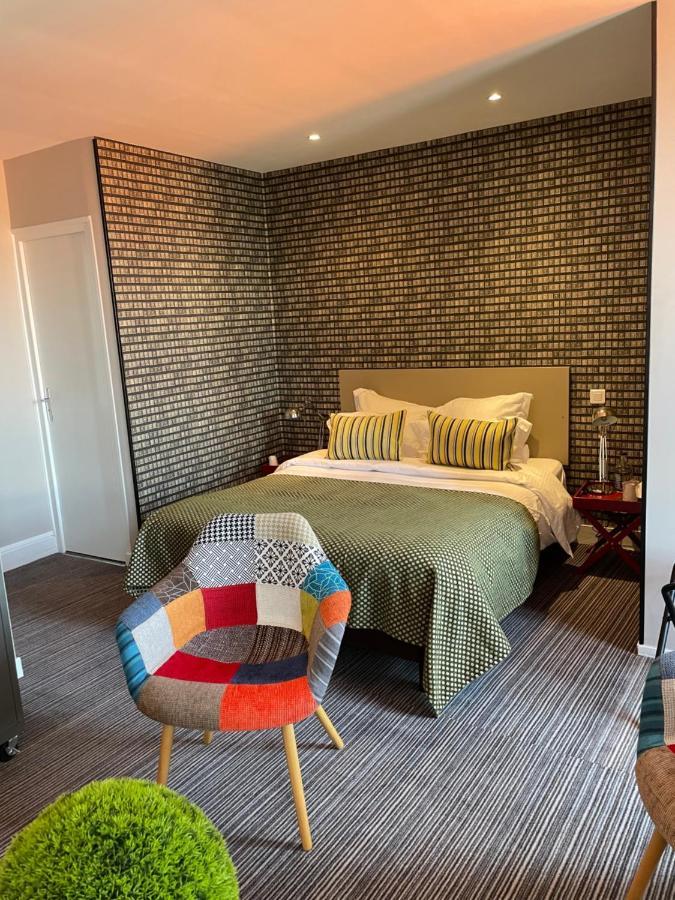 Le Nouvel Hotel Oyonnax Esterno foto