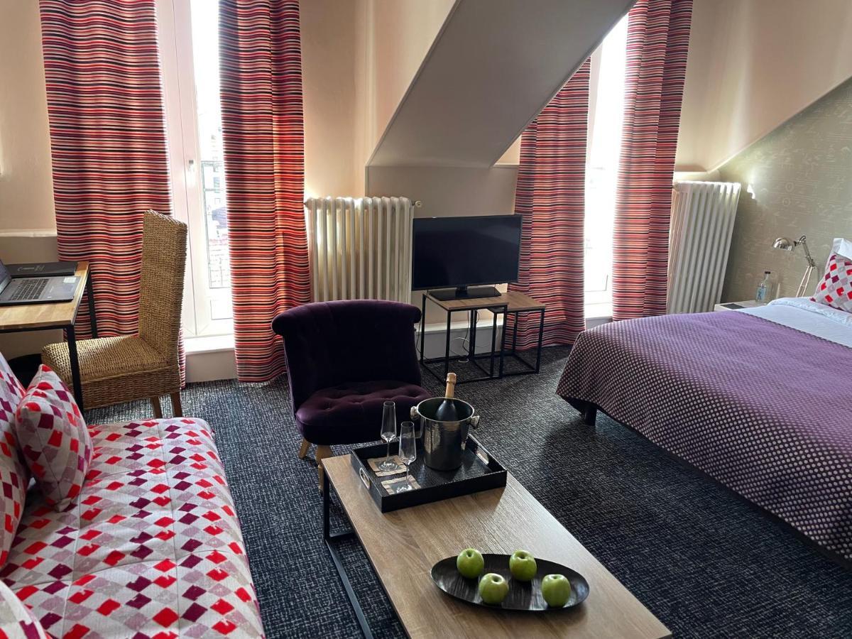 Le Nouvel Hotel Oyonnax Esterno foto