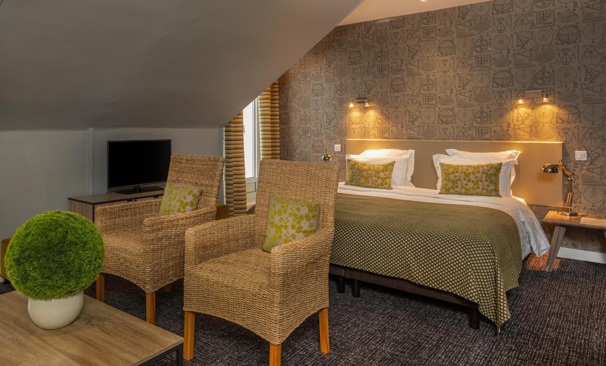 Le Nouvel Hotel Oyonnax Esterno foto