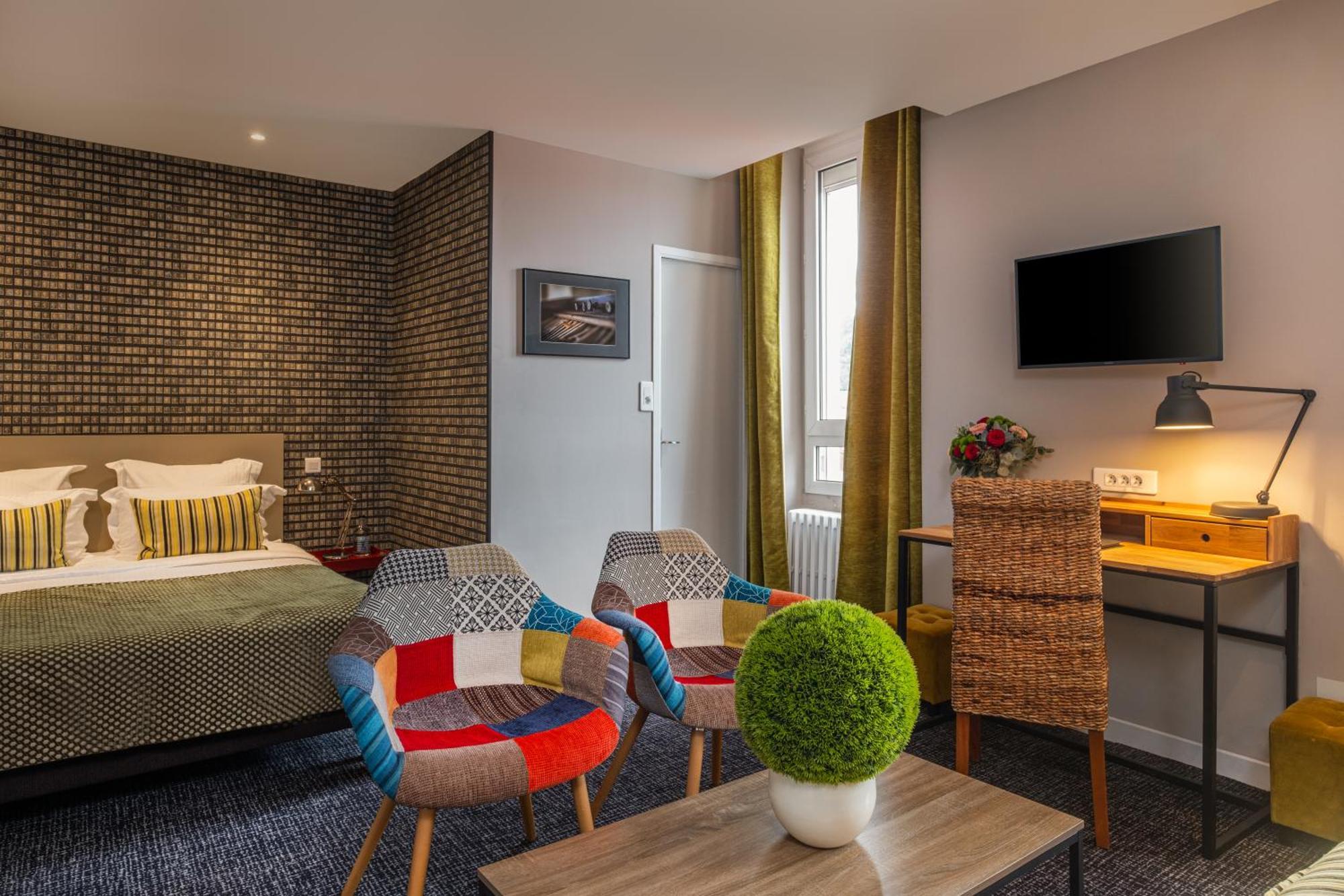 Le Nouvel Hotel Oyonnax Esterno foto