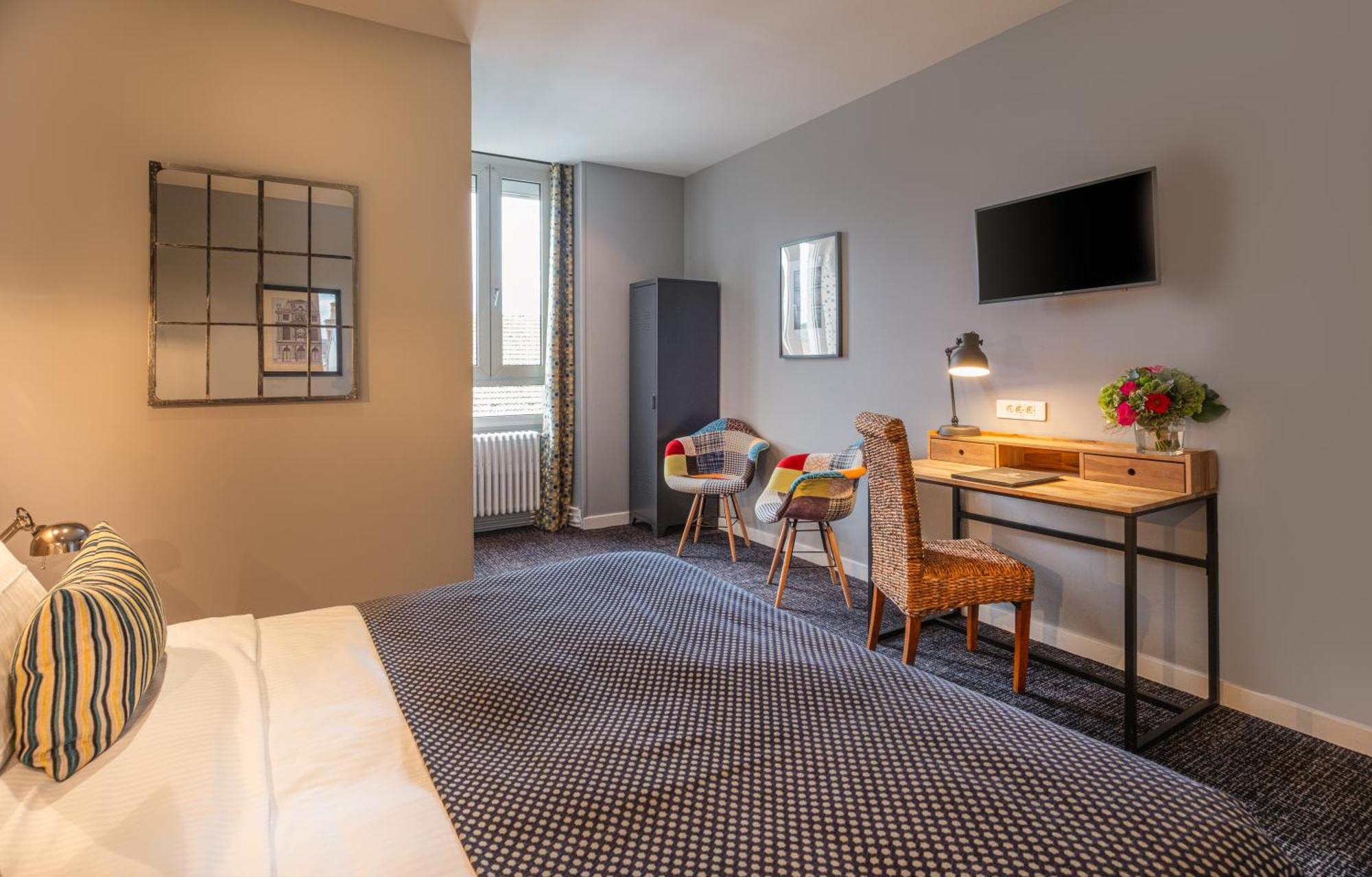 Le Nouvel Hotel Oyonnax Esterno foto