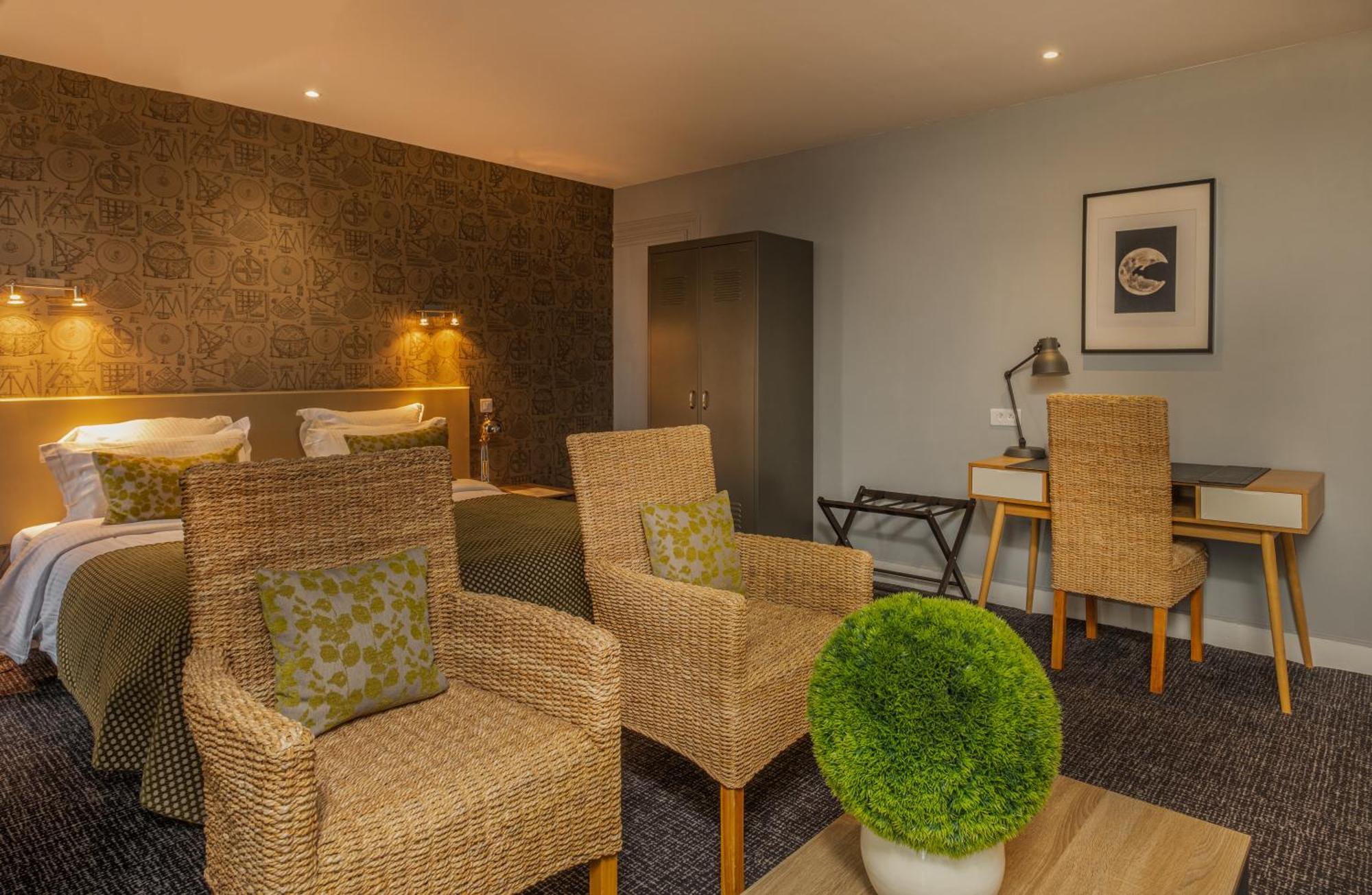 Le Nouvel Hotel Oyonnax Esterno foto