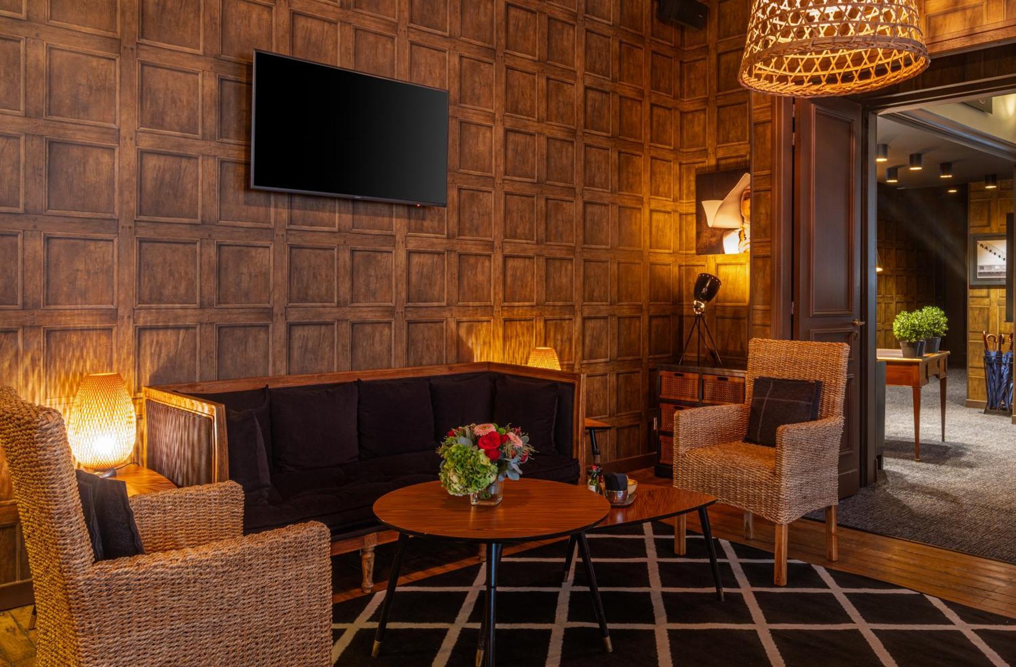 Le Nouvel Hotel Oyonnax Esterno foto