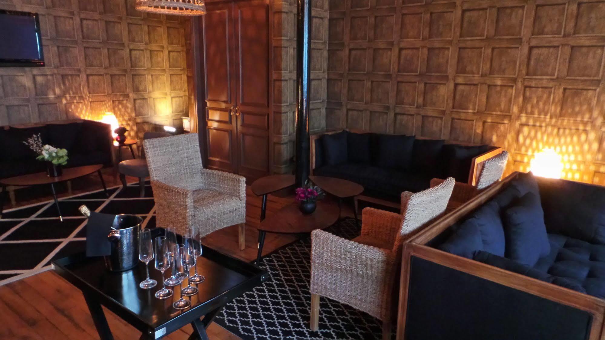 Le Nouvel Hotel Oyonnax Esterno foto