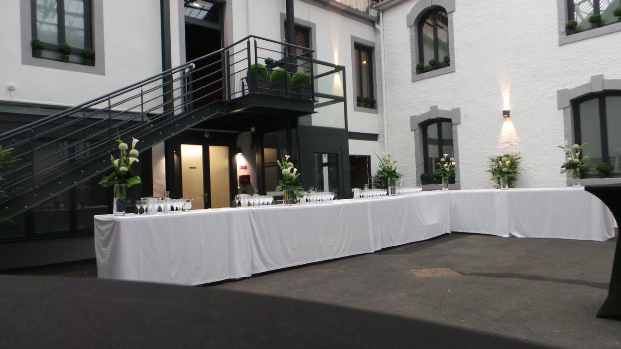 Le Nouvel Hotel Oyonnax Esterno foto